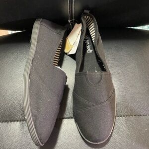 NWT🎉 MadRag Casual Black Canvas Slip-On Sneakers Size 9